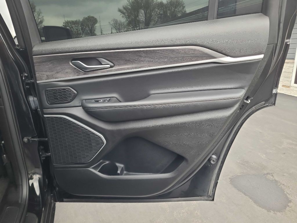 2022 Jeep Grand Cherokee Image 41