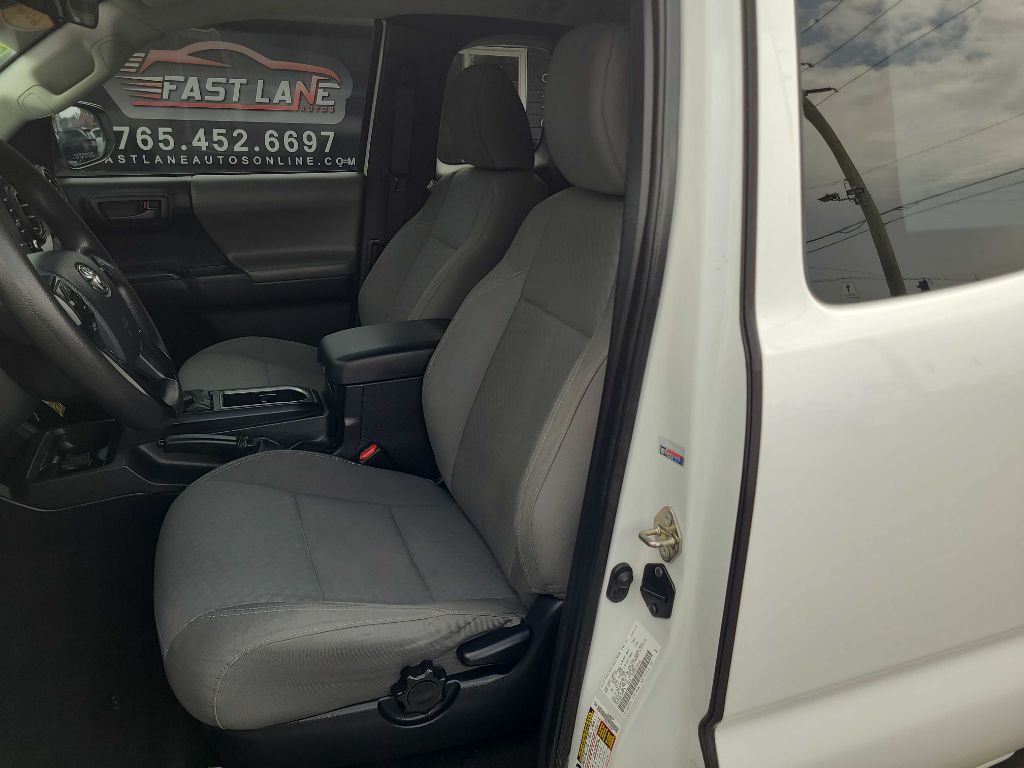 2020 Toyota Tacoma Image 10