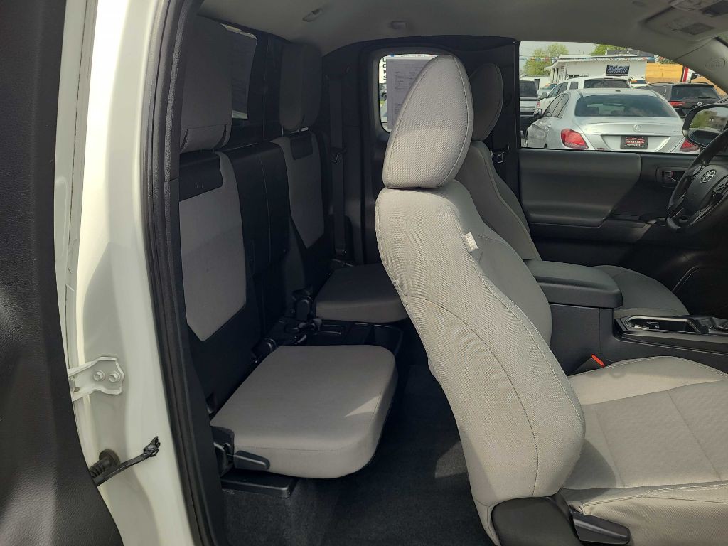 2020 Toyota Tacoma Image 13