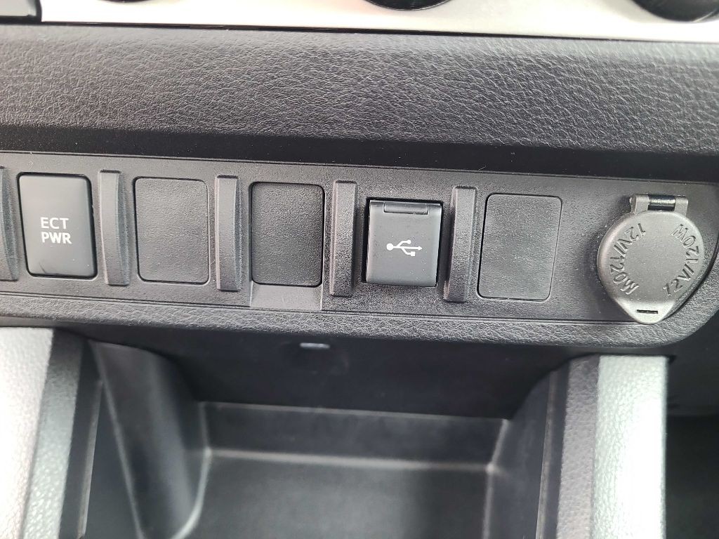 2020 Toyota Tacoma Image 24