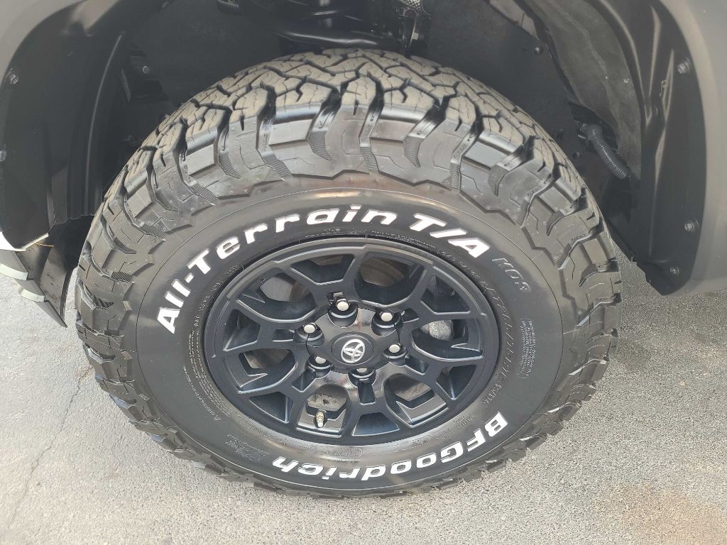 2020 Toyota Tacoma Image 28