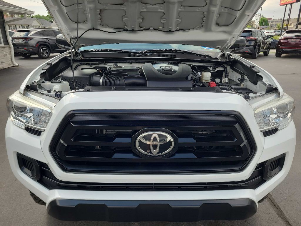 2020 Toyota Tacoma Image 32