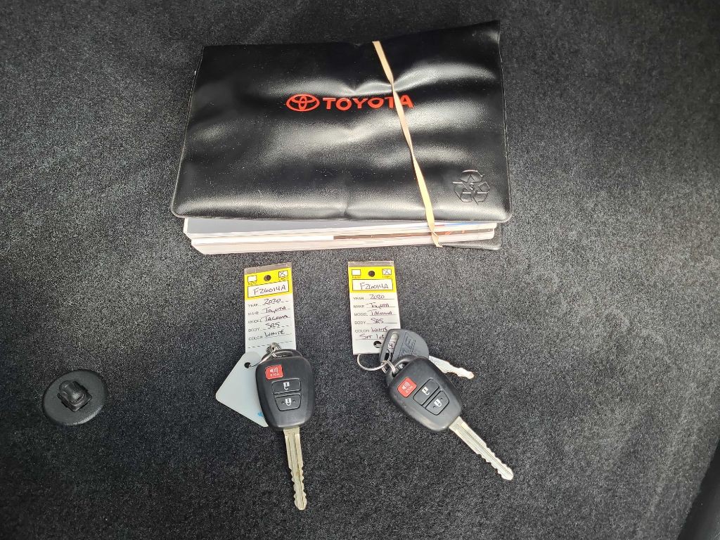 2020 Toyota Tacoma Image 35