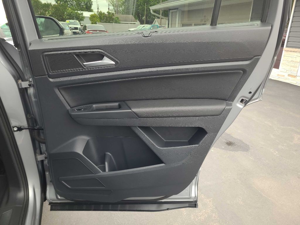 2021 Volkswagen Atlas Image 40