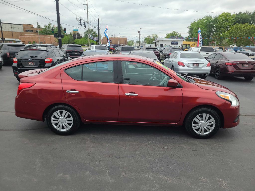2017 Nissan Versa Image 6