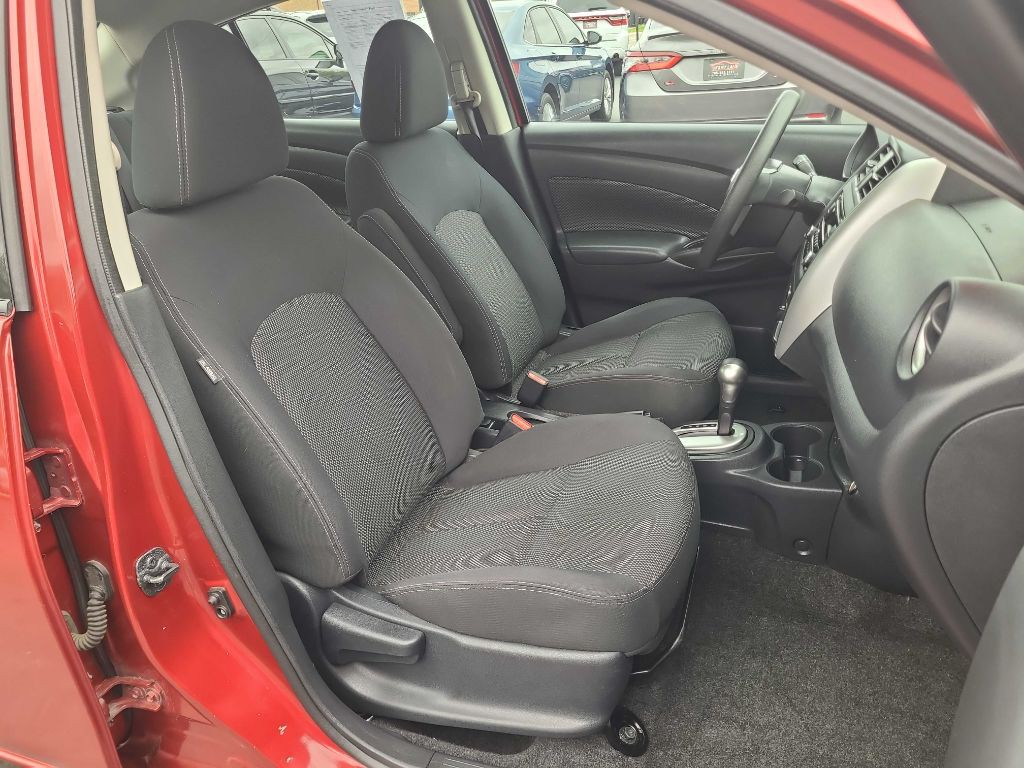 2017 Nissan Versa Image 10