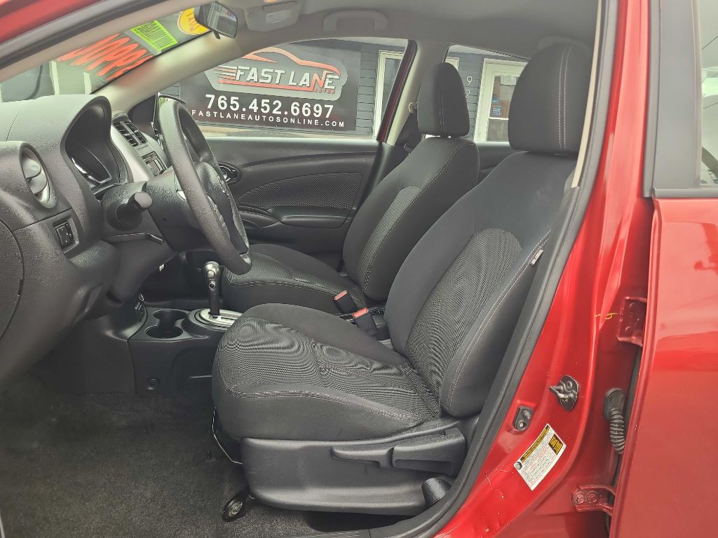 2017 Nissan Versa Image 11