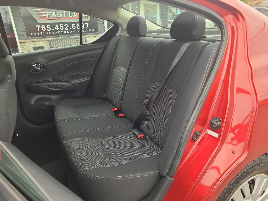 2017 Nissan Versa Image 12