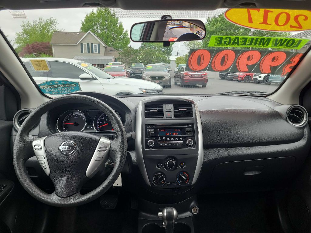 2017 Nissan Versa Image 15
