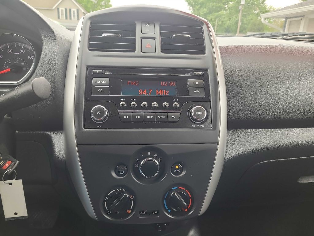 2017 Nissan Versa Image 18