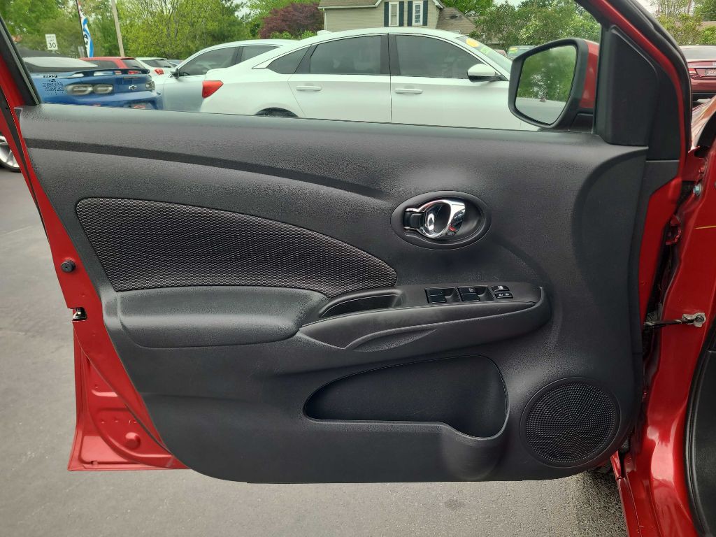 2017 Nissan Versa Image 23