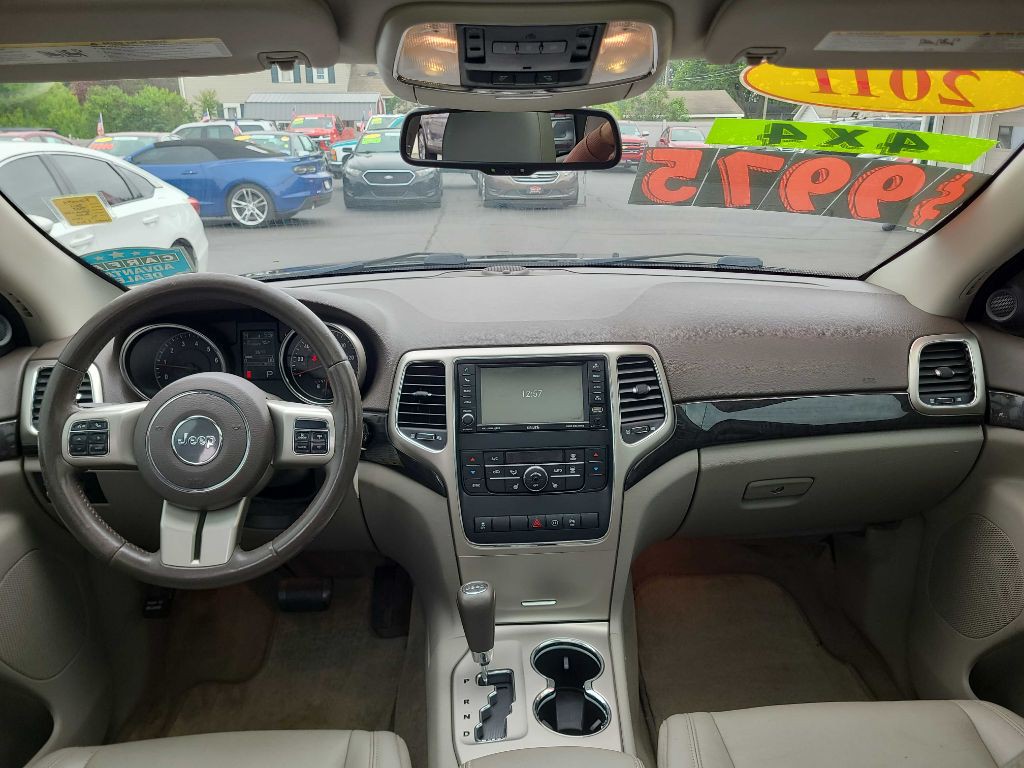 2011 Jeep Grand Cherokee Image 17