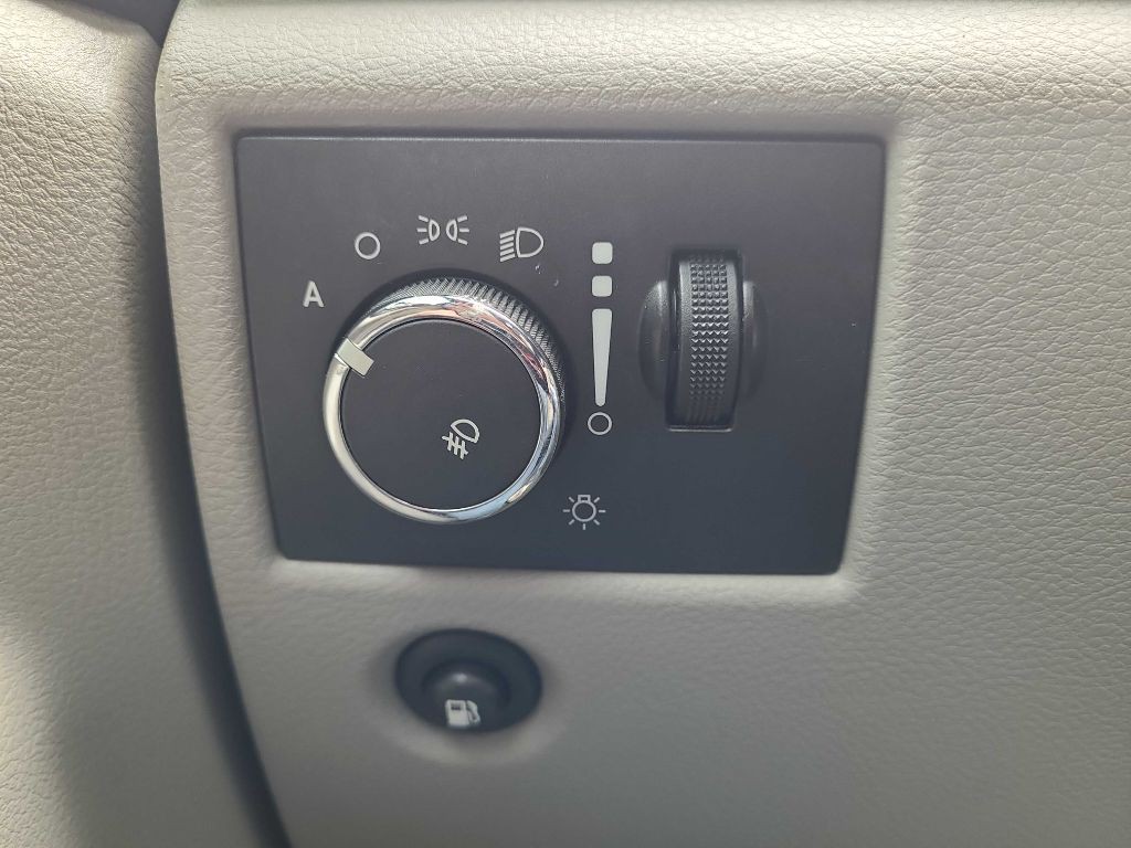 2011 Jeep Grand Cherokee Image 20