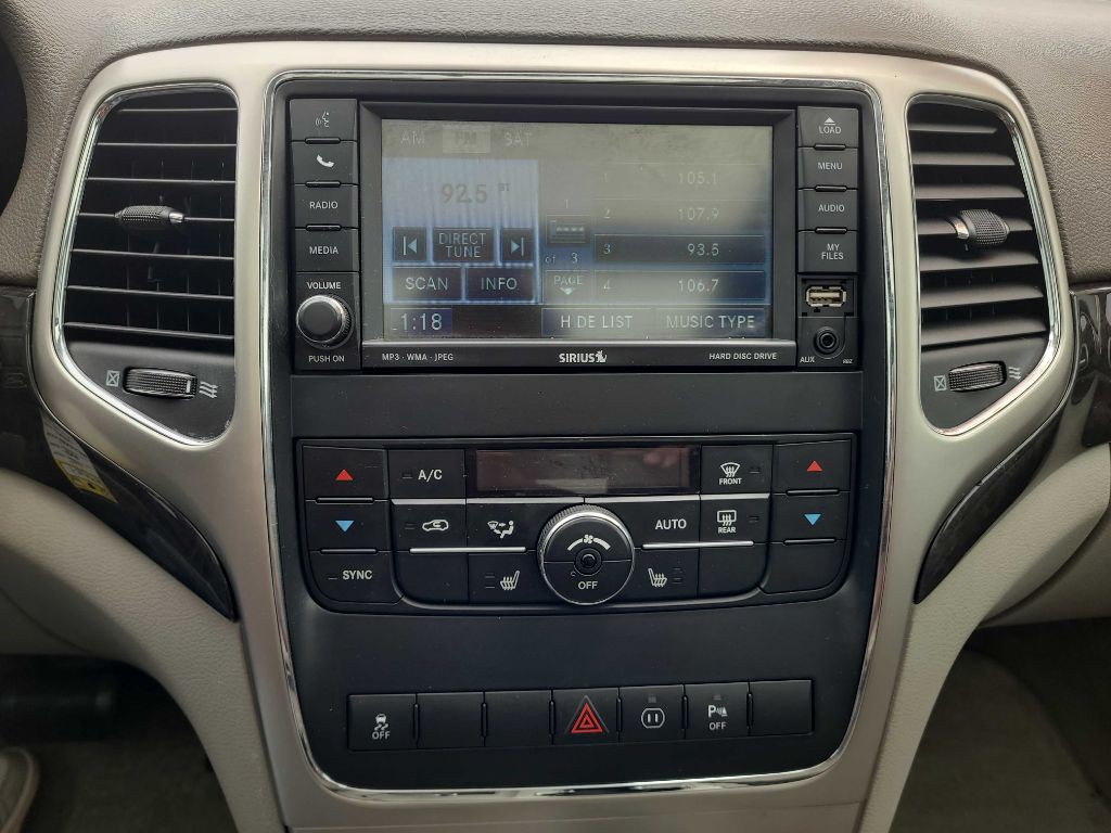 2011 Jeep Grand Cherokee Image 23