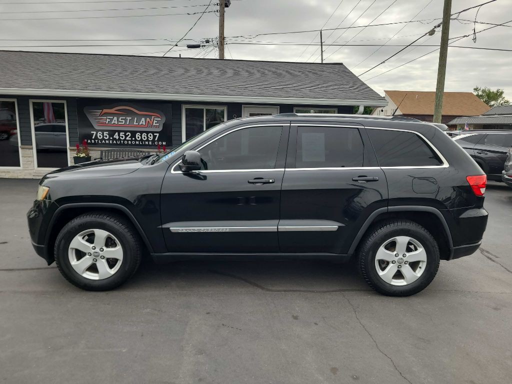 2011 Jeep Grand Cherokee Image 2