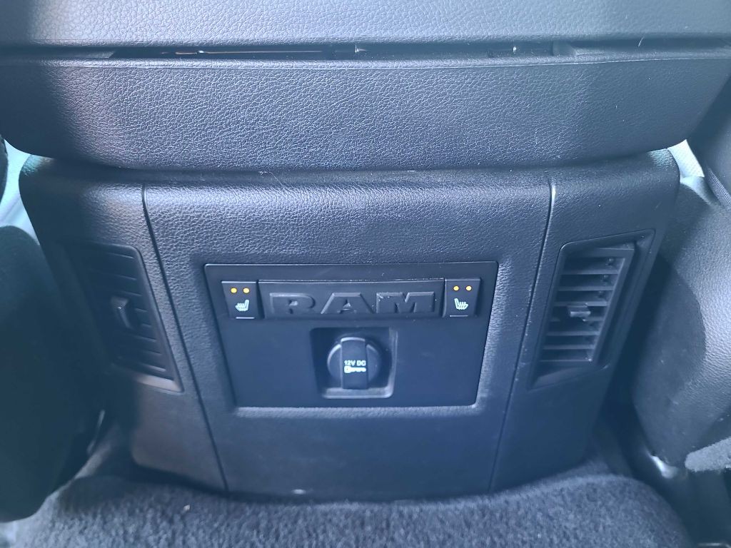 2014 RAM 1500 Image 16
