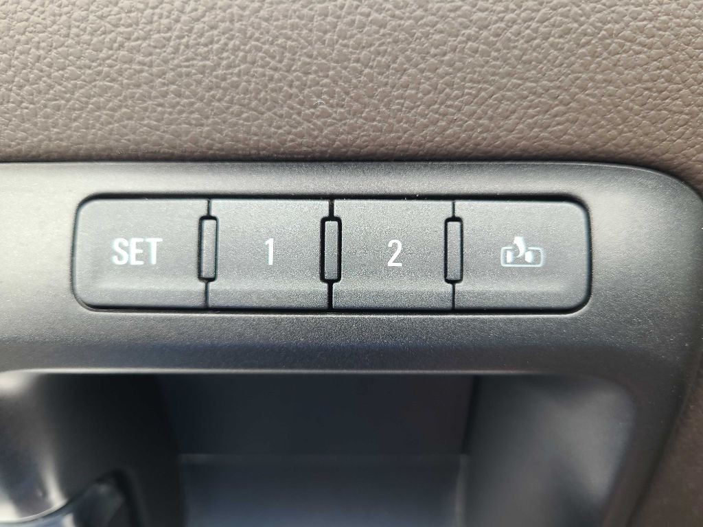 2018 Chevrolet Silverado 1500 Image 32