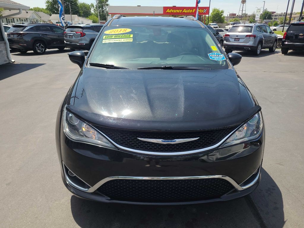 2018 Chrysler Pacifica Image 8