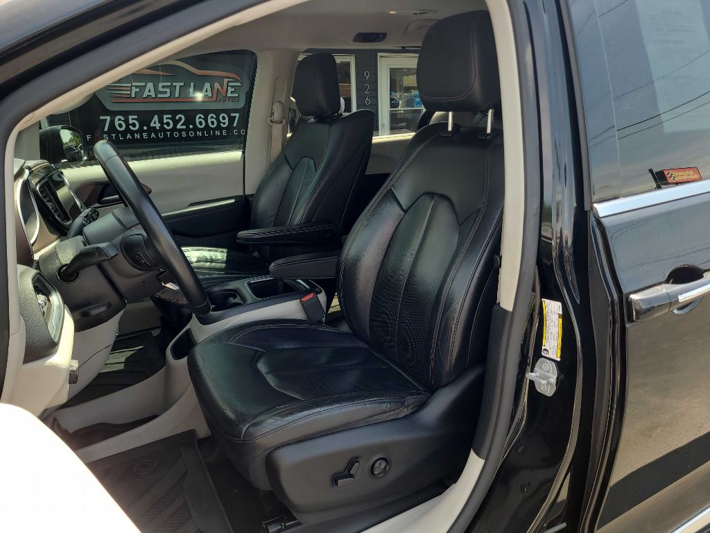 2018 Chrysler Pacifica Image 10