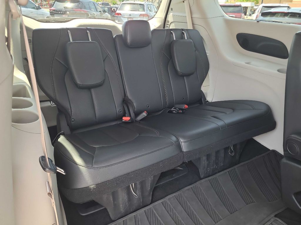 2018 Chrysler Pacifica Image 13