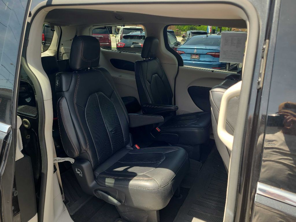 2018 Chrysler Pacifica Image 14