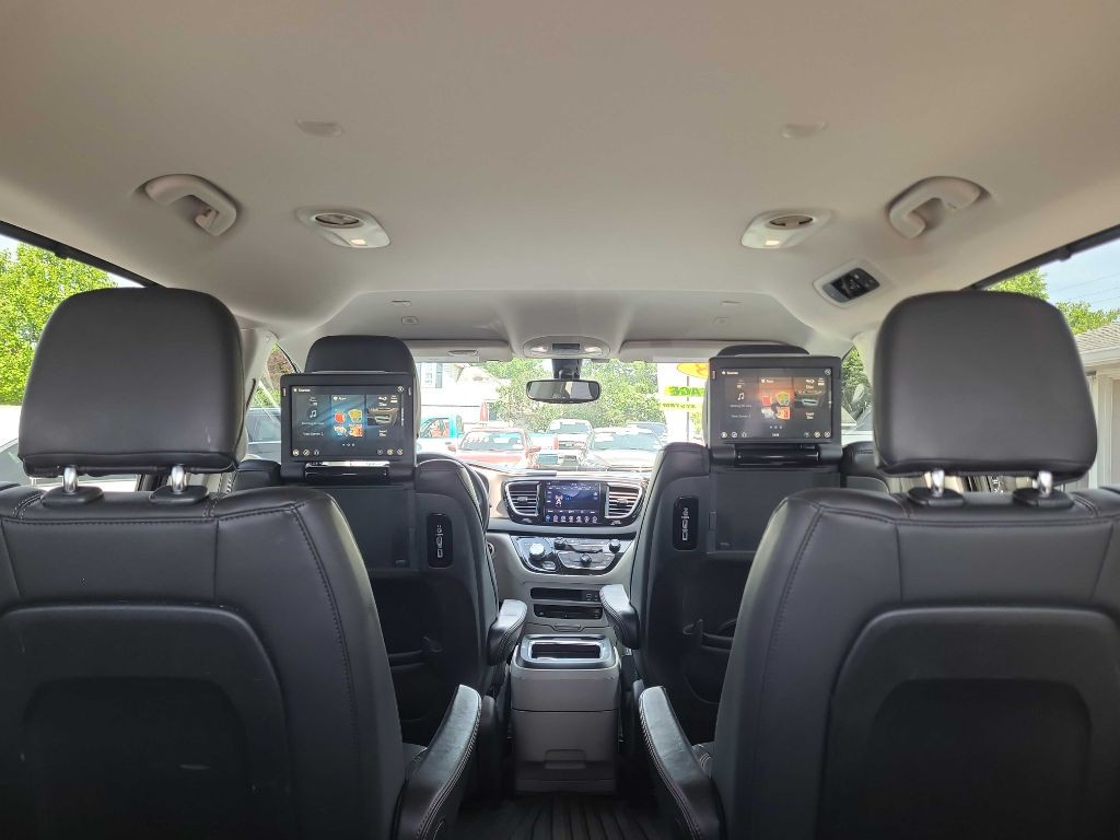 2018 Chrysler Pacifica Image 16