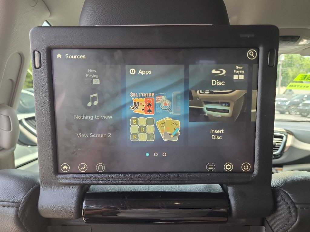 2018 Chrysler Pacifica Image 18
