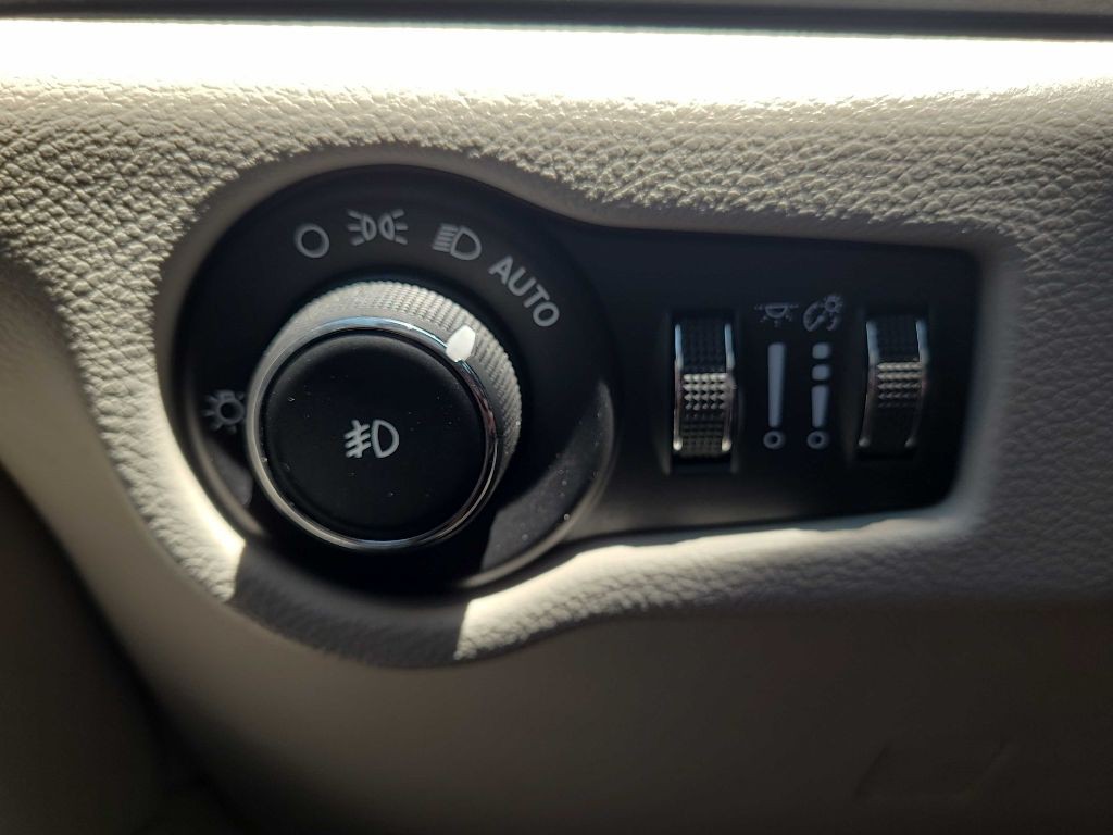 2018 Chrysler Pacifica Image 21