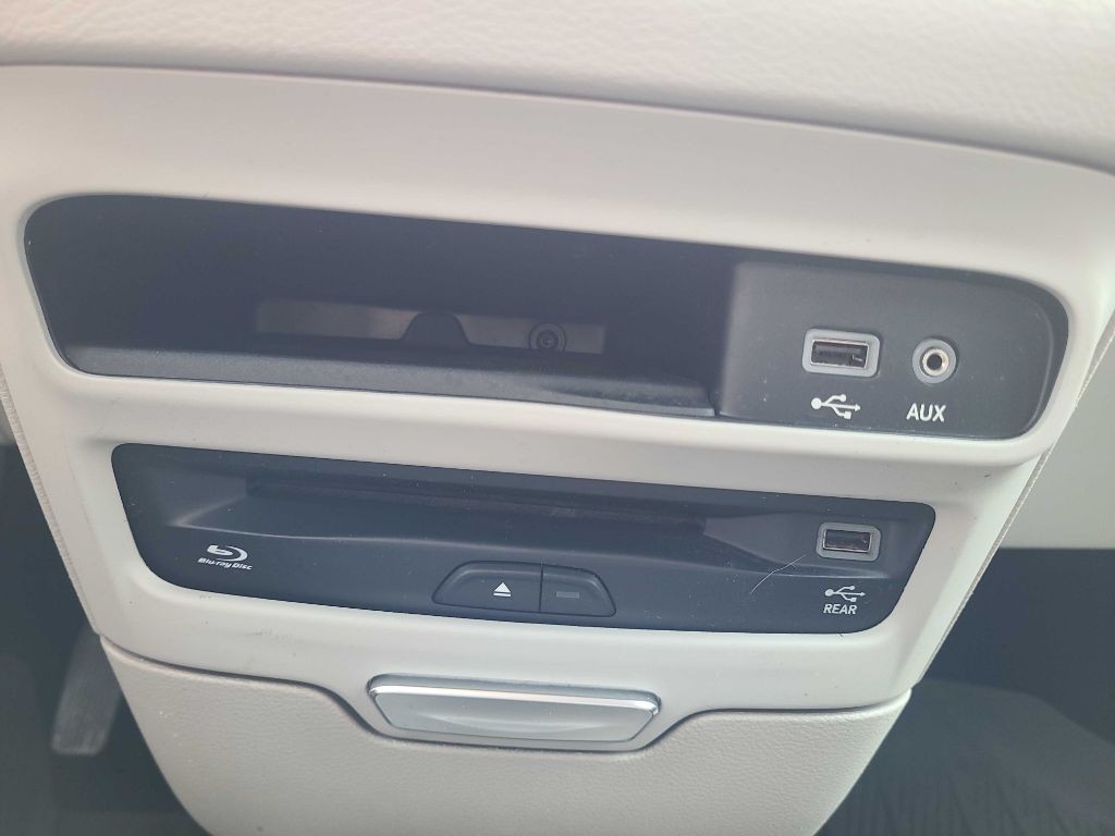 2018 Chrysler Pacifica Image 28
