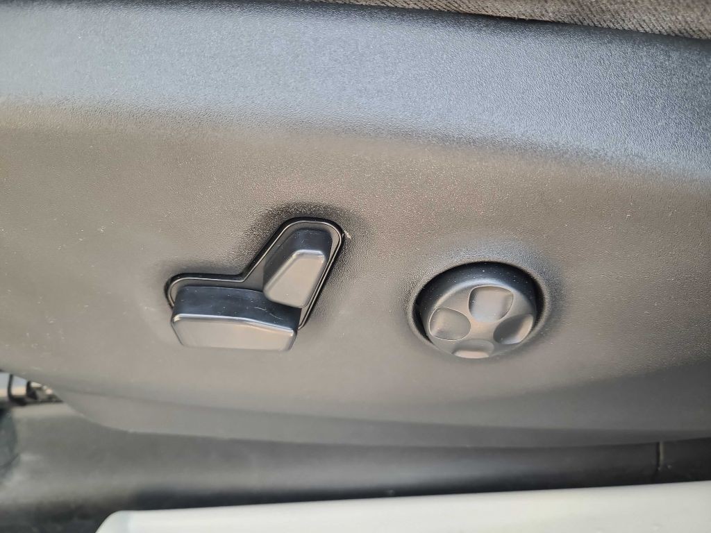 2018 Chrysler Pacifica Image 32
