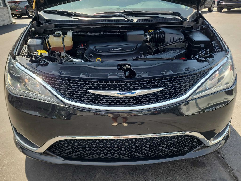 2018 Chrysler Pacifica Image 41