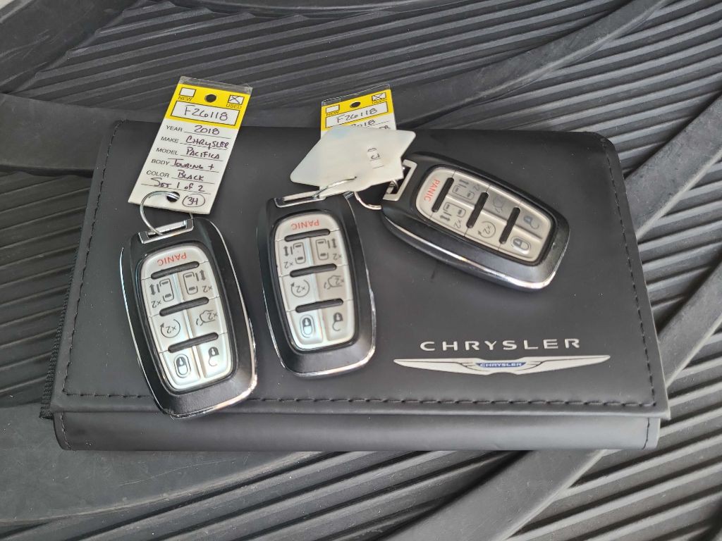 2018 Chrysler Pacifica Image 44