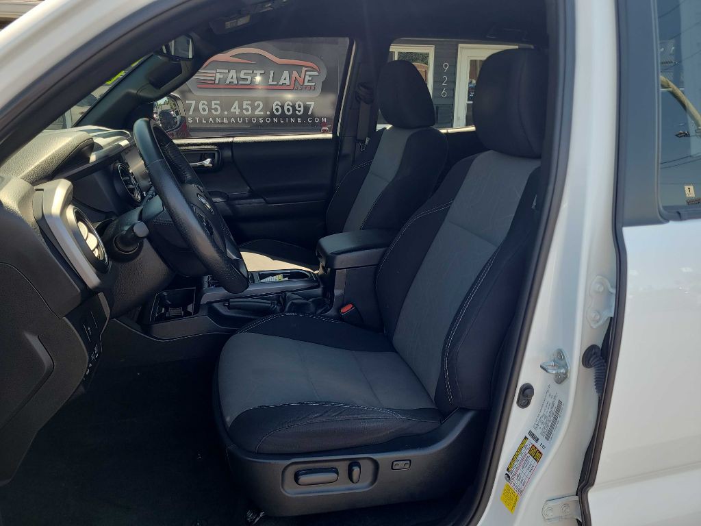 2021 Toyota Tacoma Image 10