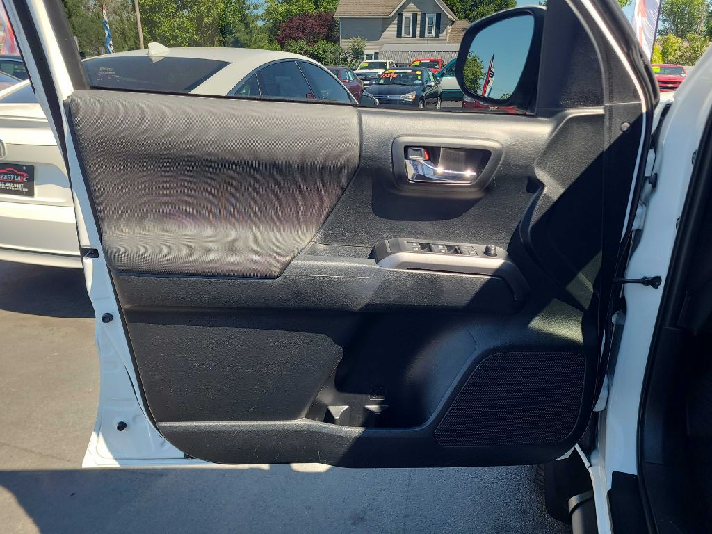 2021 Toyota Tacoma Image 27