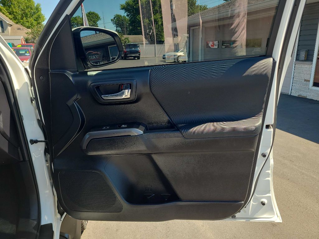 2021 Toyota Tacoma Image 29