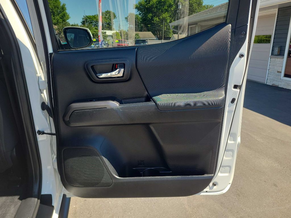 2021 Toyota Tacoma Image 30