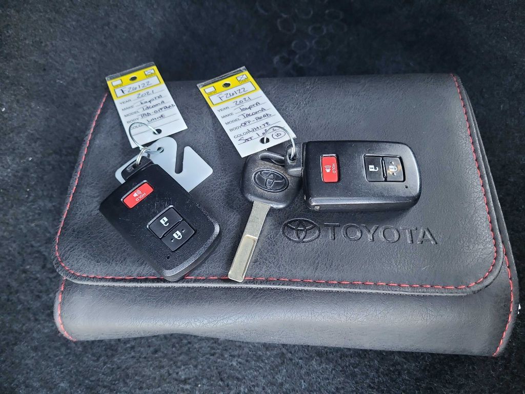 2021 Toyota Tacoma Image 38