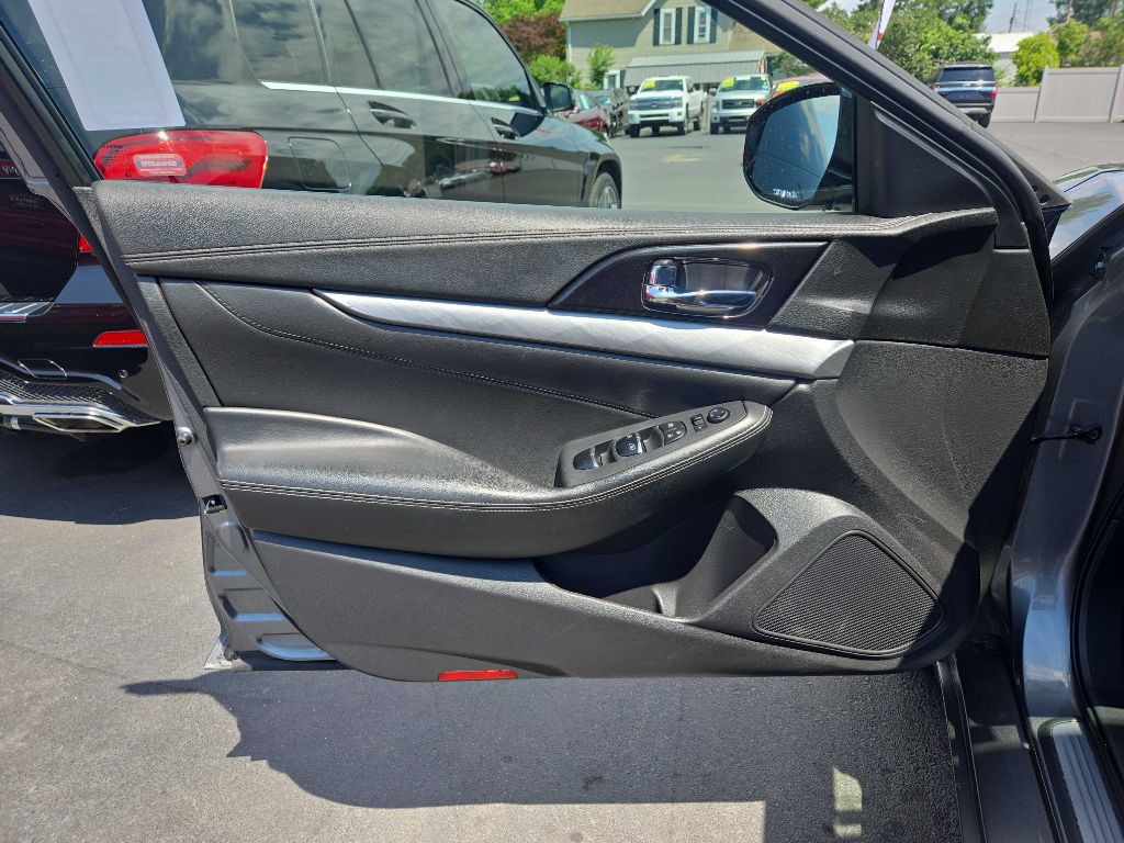 2018 Nissan Maxima Image 28