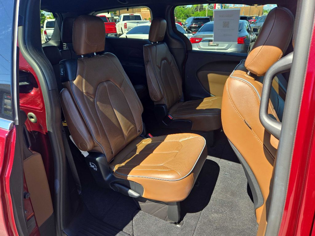 2020 Chrysler Pacifica Image 16