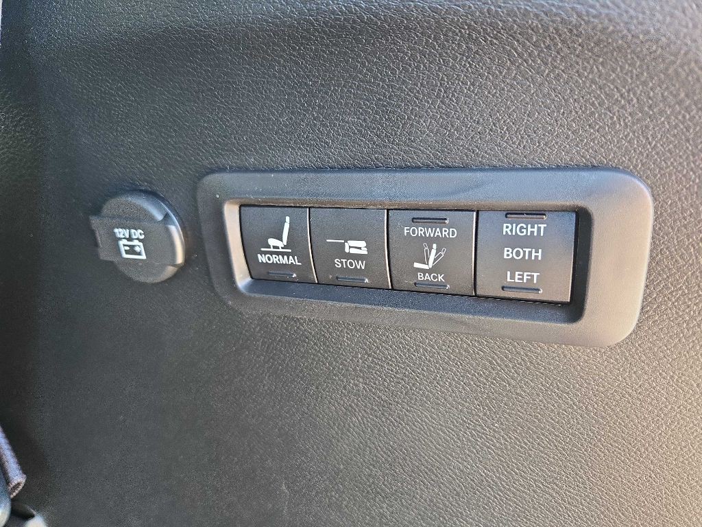 2020 Chrysler Pacifica Image 19