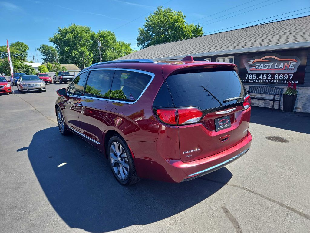 2020 Chrysler Pacifica Image 3