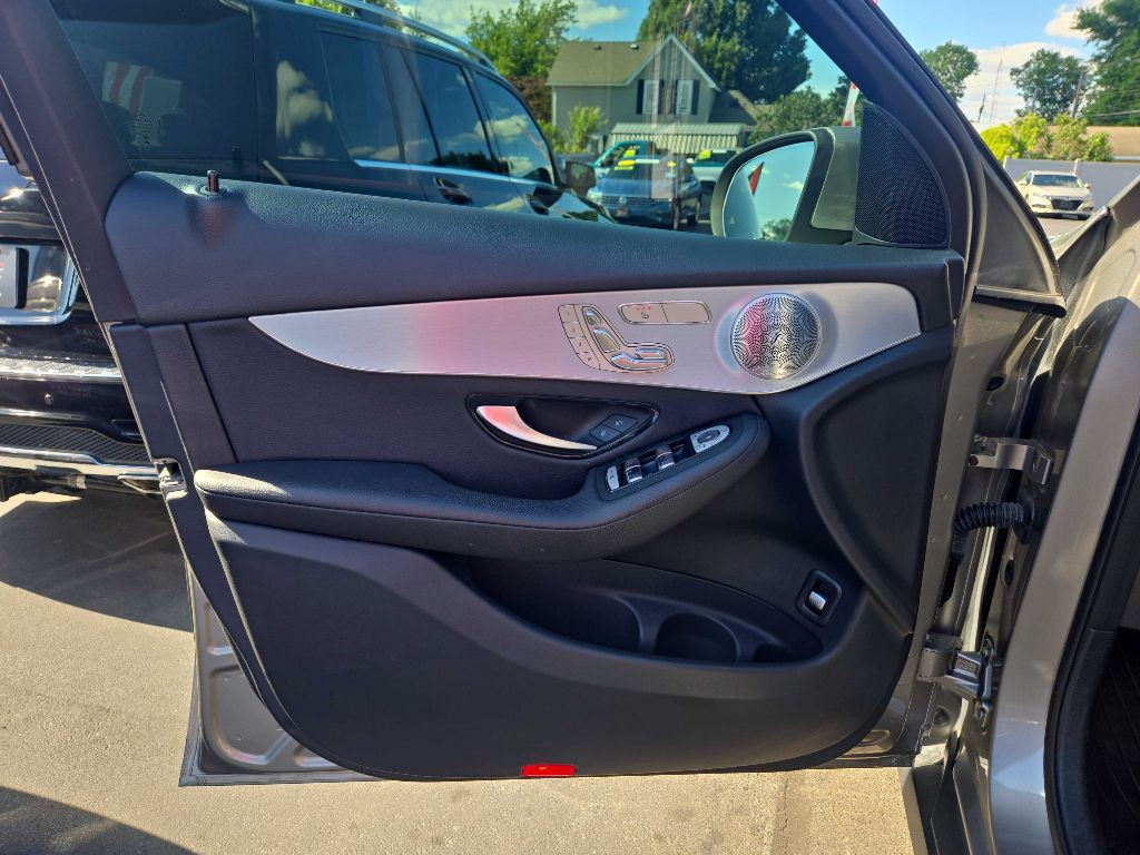 2019 Mercedes-Benz GLC-Class Image 30