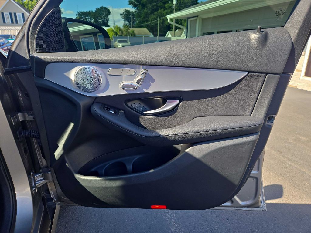 2019 Mercedes-Benz GLC-Class Image 32