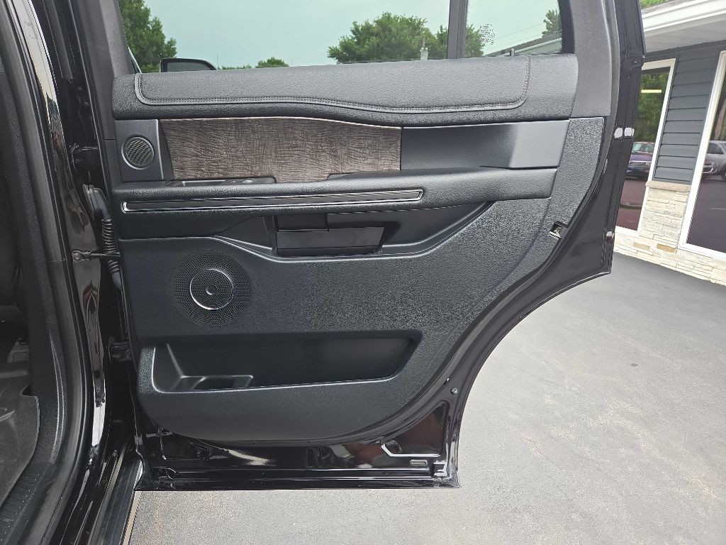 2021 Ford Expedition Image 45