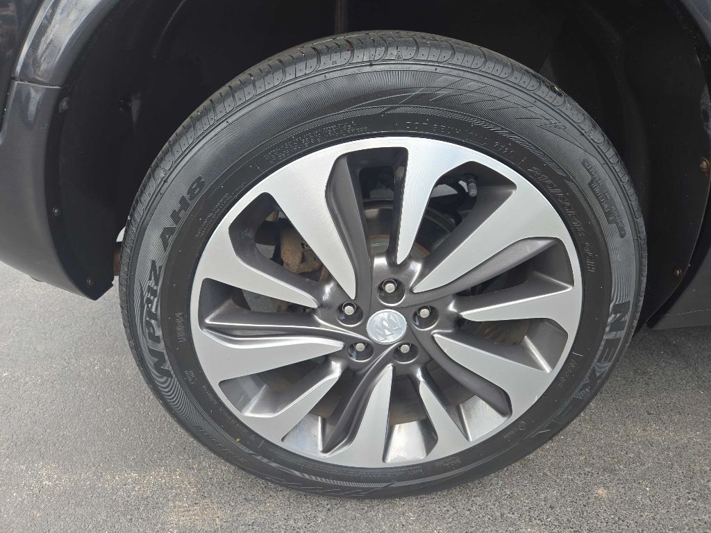 2017 Buick Enclave Image 38