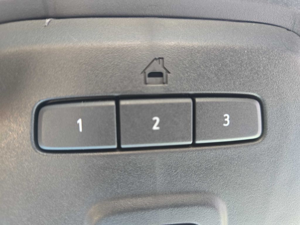 2021 GMC Yukon Image 33