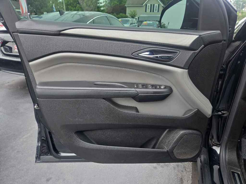 2011 Cadillac SRX Image 28