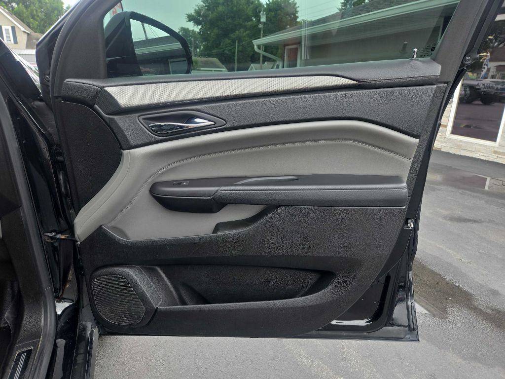 2011 Cadillac SRX Image 30