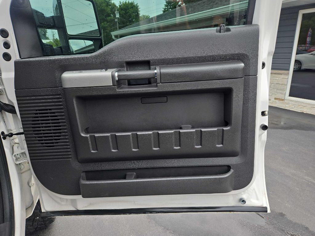 2014 Ford F-350 Image 32