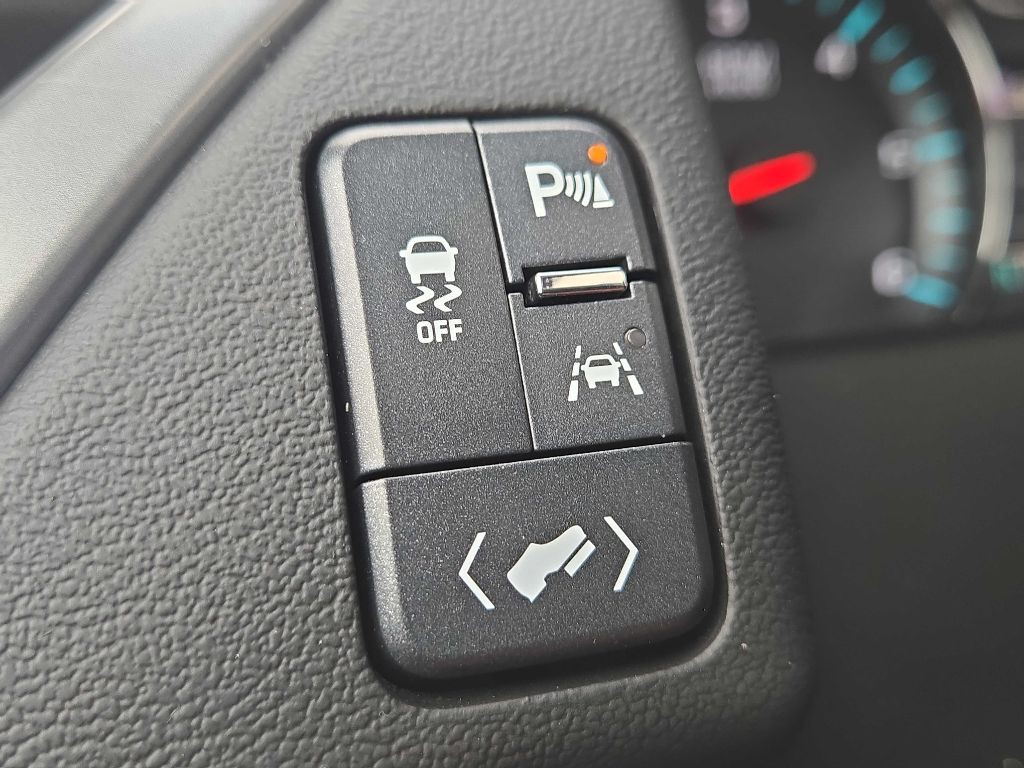 2016 Chevrolet Tahoe Image 26